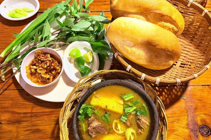 Da Lat Night Local Food & Sightseeing Tour by Scooter