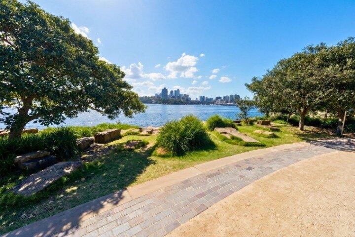 Sydney Harbour Self Guided Walking Tour with an App