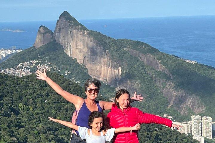 Assa DE lta & Parapente Rio de Janeiro on the Beautiful Stone