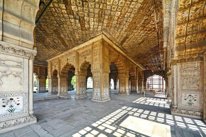 Red Fort: Delhi with Tickets Guide and Transfer