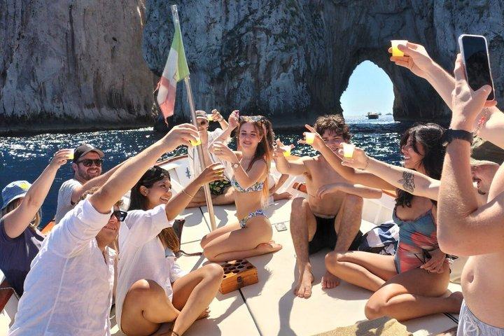 Capri Shared Tour : Caves, Dives, Limoncello and Caprese Cake