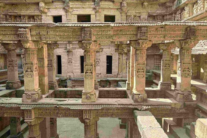 Ahmedabad: Modhera Sun Temple and Rani Ki Vav Tour