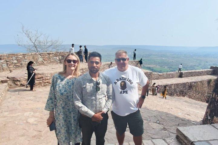 Udaipur to Jaipur Private Transfer with Chittorgarh Fort Visit