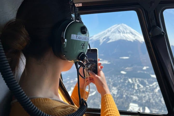 Mt. Fuji & Hakone Full Circle Helicopter Tour (120Mins-5pax)