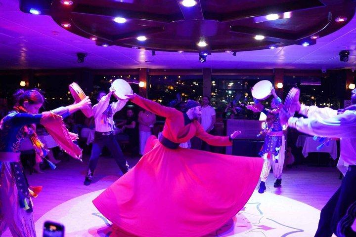 Istanbul:Bosphorus Dinner Cruise with Unlimited Drinks & Show