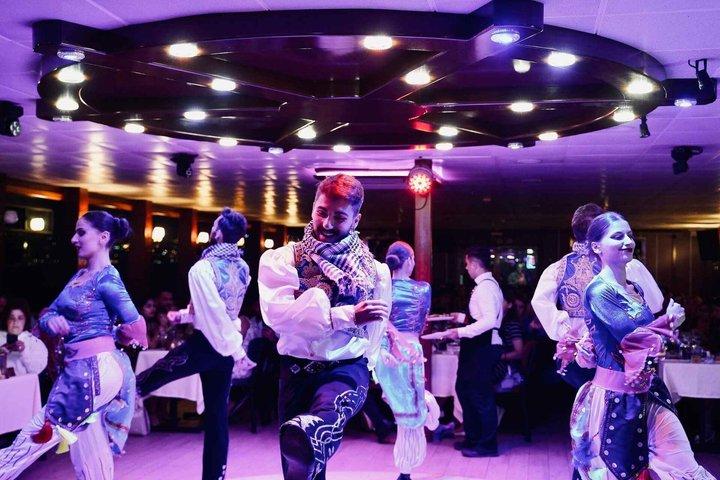 Istanbul:Bosphorus Dinner Cruise with Unlimited Drinks & Show
