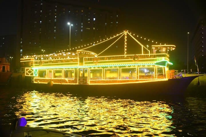 Dubai Dhow Cruise Dinner in Deira Creek