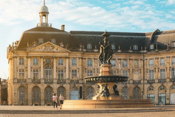 Bordeaux City Pass, Unlimited public transport & 20 attractions
