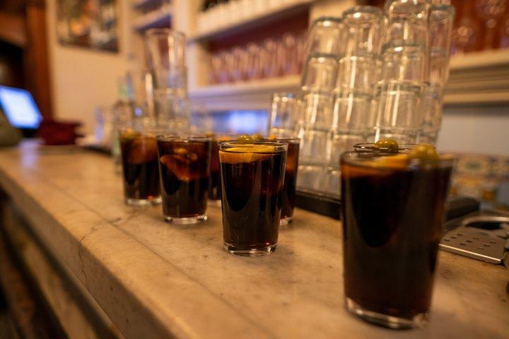 Barcelona Gothic Quarter VIP Tapas and Wine Tour