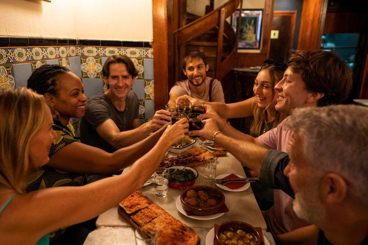 Barcelona Gothic Quarter VIP Tapas and Wine Tour