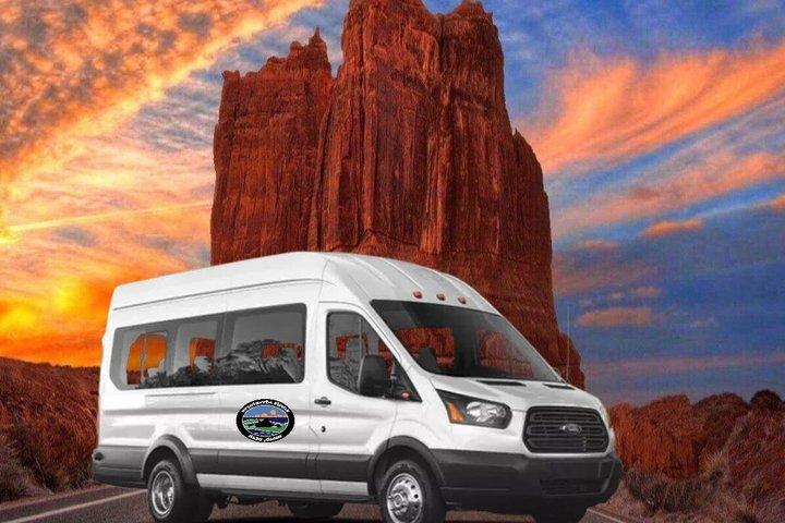 Arches National Park Morning or Afternoon Van Tours