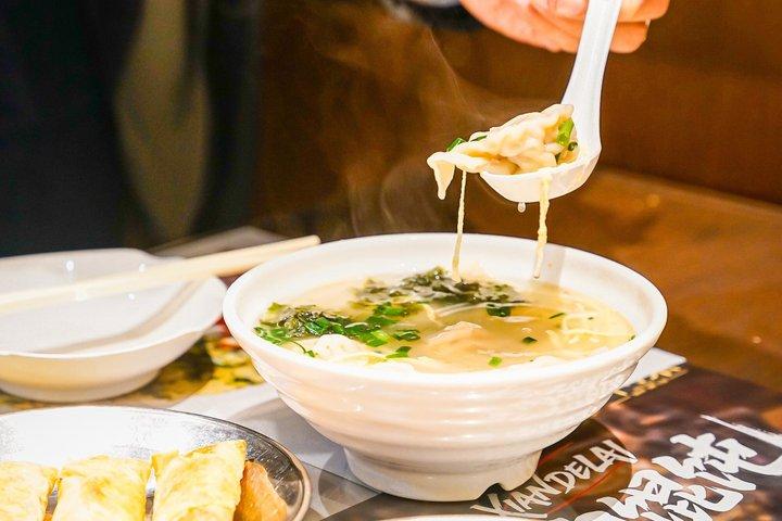 Small Group: Shanghai After Dark Food Tour with 9 tastings
