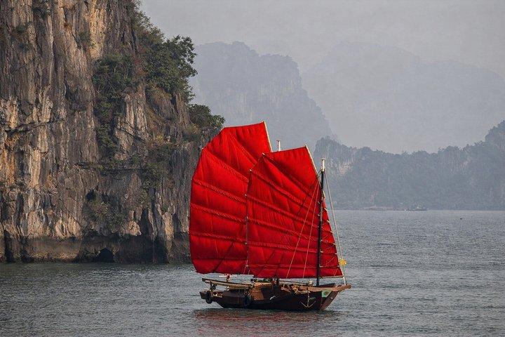 Private Cruise from Ha Long Bay - Lan Ha Bay - Bai Tu Long Bay