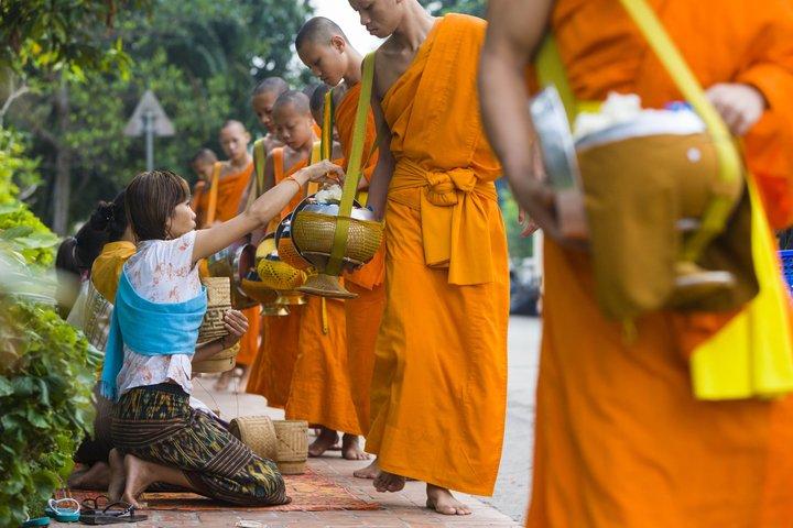 Tailormade Luang Prabang Private Day Tour with a Local Guide