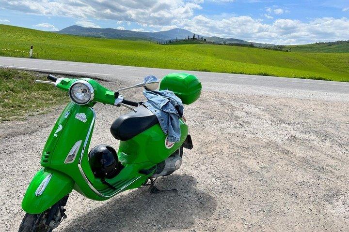 Chianti and Tuscany Hills Vespa Tour with Lunch and Wine Tasting