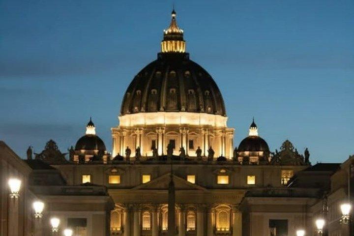 Golf Cart Tour: Explore of Rome by short time