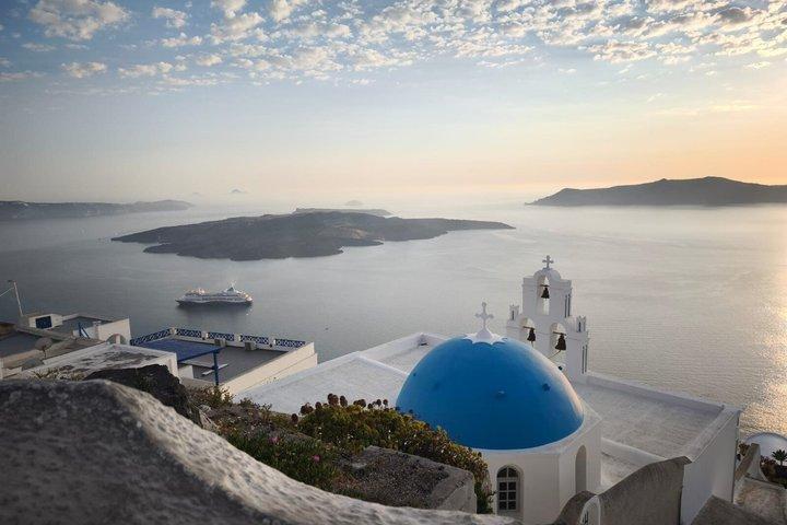 Santorini Semi Private Tour with Local Guide and Small Group
