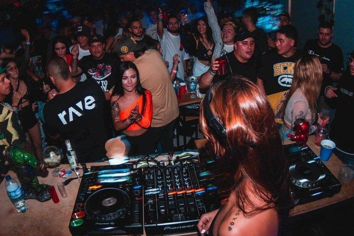 Rio de Janeiro: One Night in Bars and Nightclubs in Copacabana