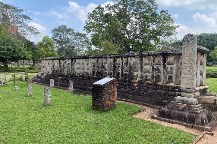 Private Guided TukTuk Tour to Anuradhapura Ancient City