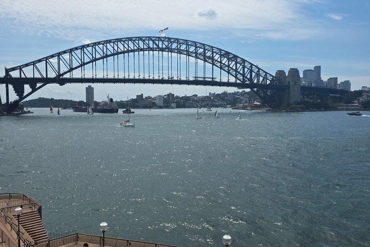 Sydney History Tour in Sydney Opera House Harbour Bridge and RBG