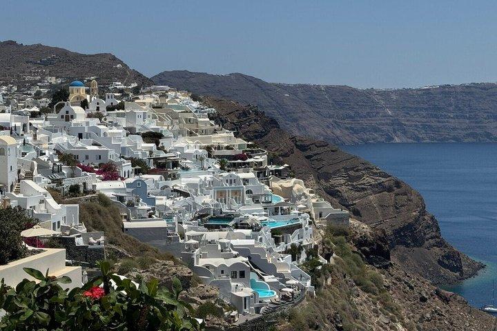 Private Transport to Santorini Highlights with local driver