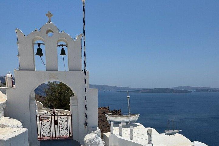 Private Transport to Santorini Highlights with local driver