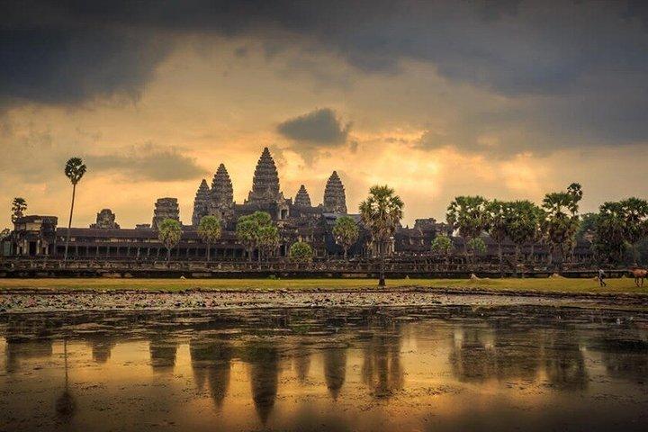 Angkor Wat Sunrise Small Group Tour With Breakfast