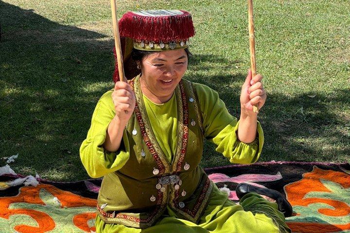 Ethno-Village Tour: Eagle hunting show, Horseback show and Lunch
