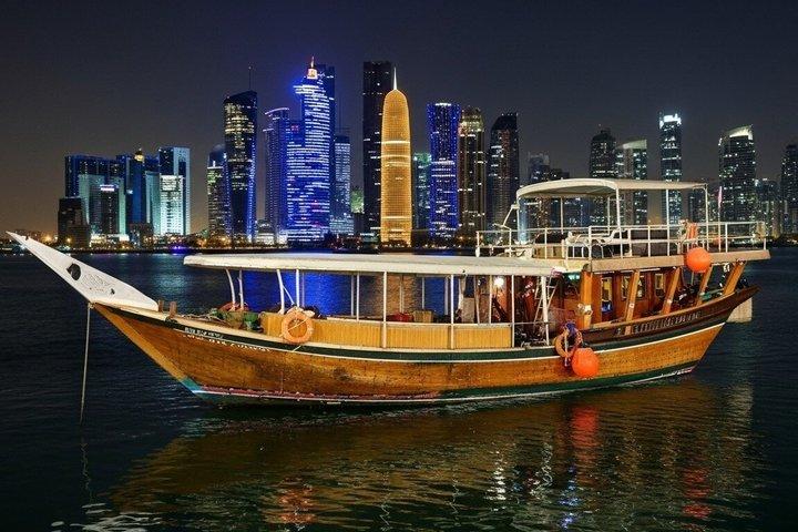 Doha: Traditional Sunset Dhow Cruise Tour with BBQ Buffet Dinner