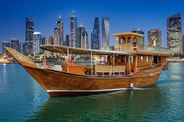 Doha: Traditional Sunset Dhow Cruise Tour with BBQ Buffet Dinner