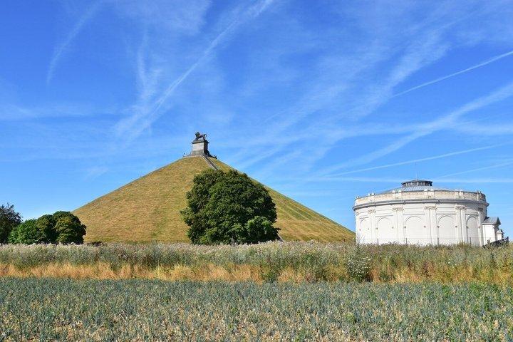 Brussels & Waterloo: Highlights & Battlefields (w/ Atomium stop)