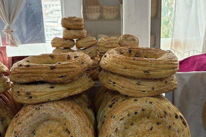 Tashkent: 4 Hour Food Tour and Metro Journey with a Guide