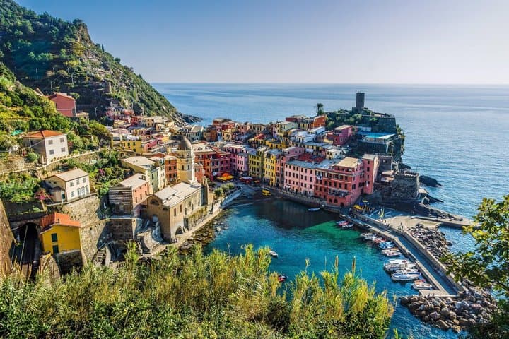 Magic of Cinque Terre: Day trip Fast Train from Rome Local Guide