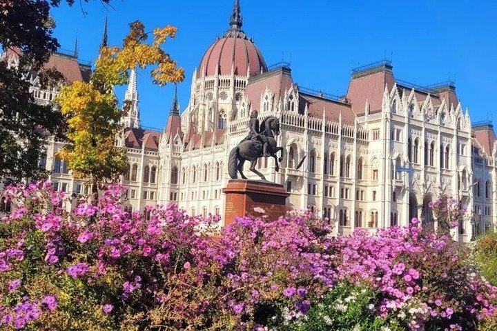 Budapest Parliament and Saint Stephen Basilica Combo Ticket