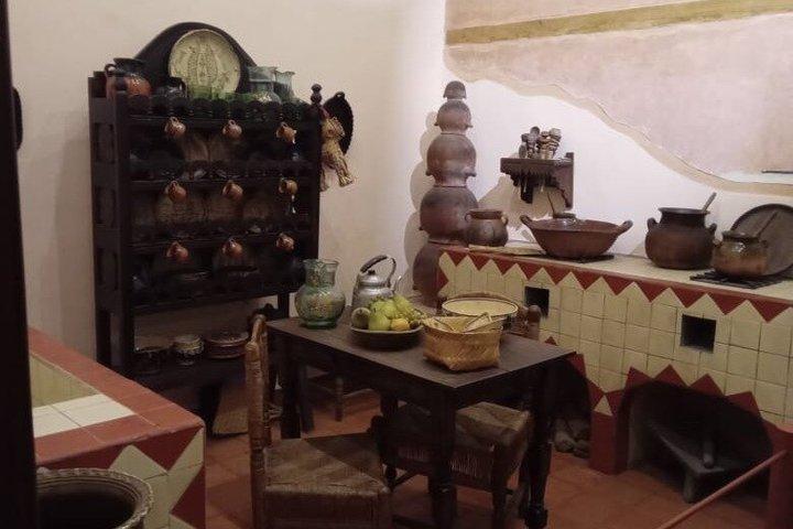 Frida Kahlo Tour: A Journey Through Her Art Casa Roja