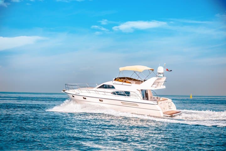 3 Hour Best Luxury Boat Trip upto 12 guests Private event