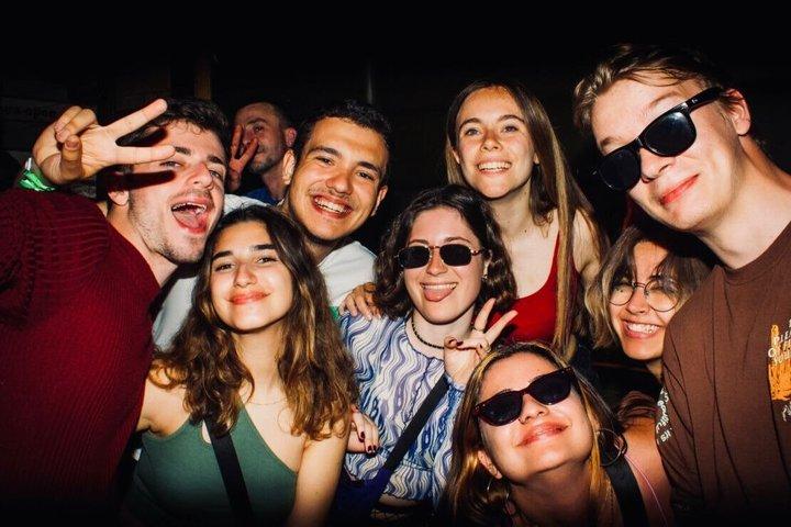 Budapest: Pub Crawl & Ruin Bars - Free Shots & VIP Entry