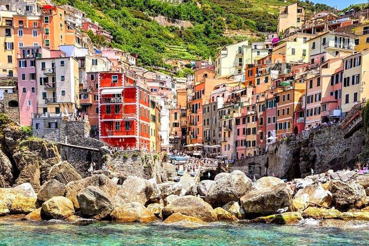 Monterosso: Exclusive Boat Tour in Cinque terre (mini cruise)