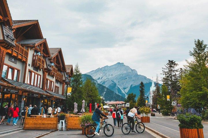 Classic Banff Lake Louise Johnston Canyon and Emerald Lake Tour
