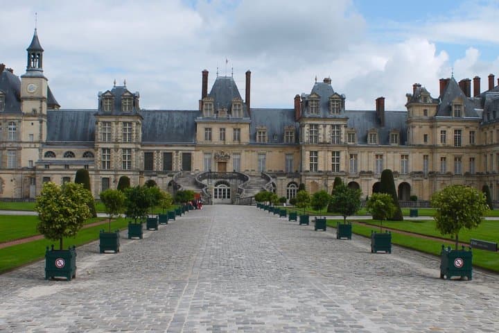 Half-Day Trip from Paris to Château de Fontainebleau