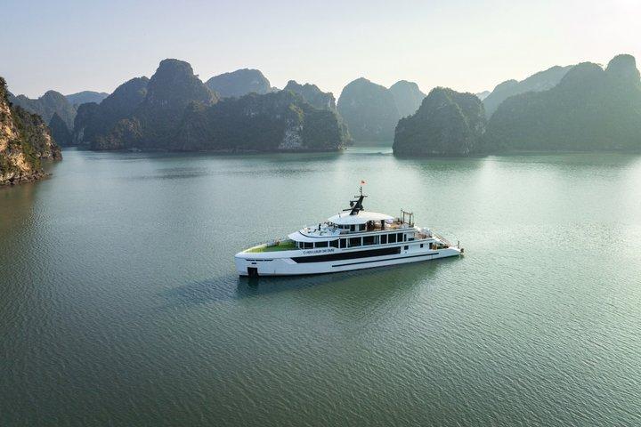 From Hanoi: 5-Star Luxury Scenic Cruise in Ha Long & Lan Ha Bay