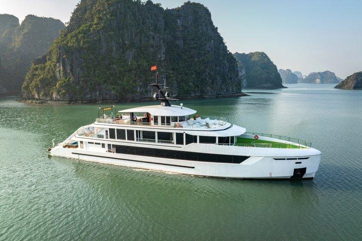 From Hanoi: 5-Star Luxury Scenic Cruise in Ha Long & Lan Ha Bay