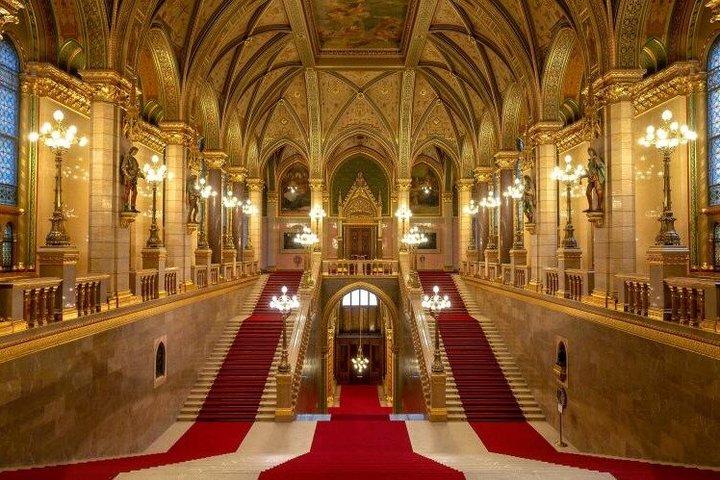 Budapest Parliament and Saint Stephen Basilica Combo Ticket