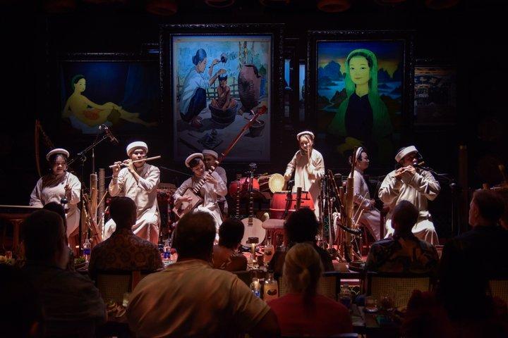 Ho Chi Minh City: Chao Show - The Sound Of Vietnam