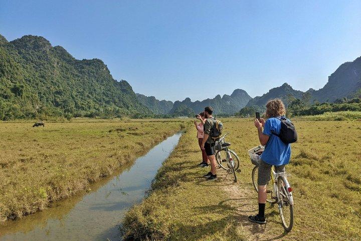 Premium Ha Long and Lan Ha Bay 2D1N Cruise Adventure from Hanoi