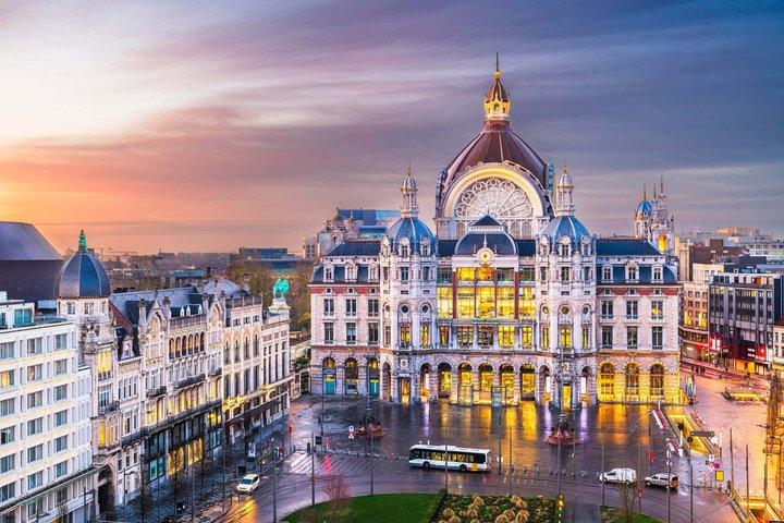 Antwerp Walking Tour with Audioguide on Your Smartphone