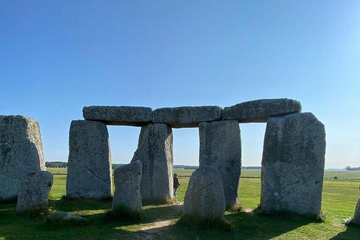 Southampton to Heathrow Via Stonehenge - Private Transfer