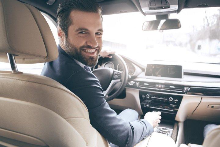 Private Transfer from Athens to Meteora with 2h Sightseeing Stop