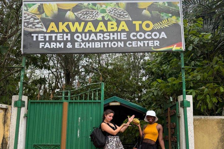 Waterfalls Day Tour/ Aburi Gardens and Cocoa Farms
