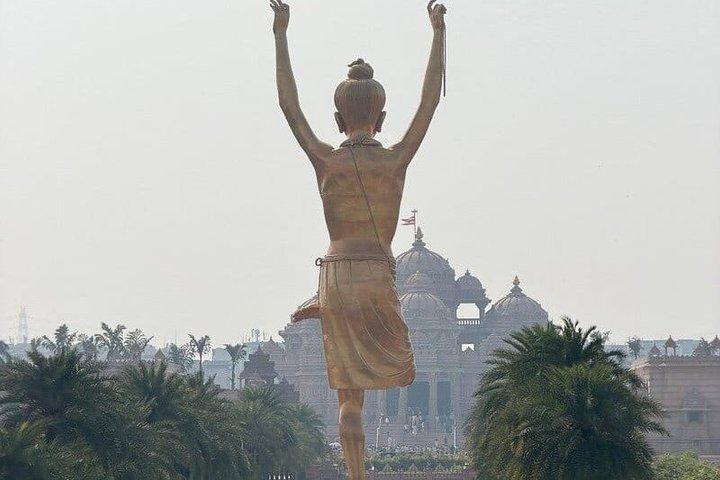 Akshardham Temple Evening tour light and musical fountain show